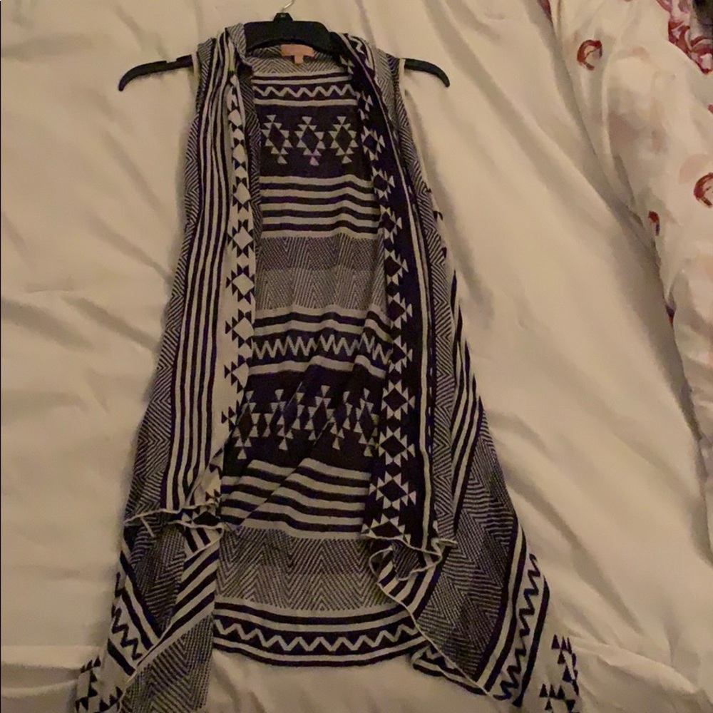 Sleeveless cardigan